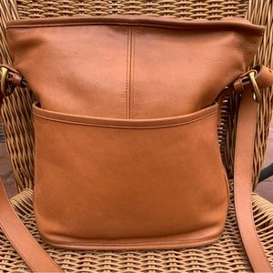 COACH Vintage Leather Bucket Bleeker Shoulder or Cross Body Bag in Briti…